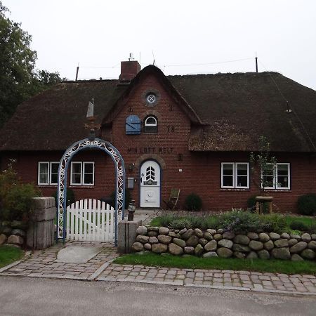 Ferienwohnung-Dg-Im-Reetdachhaus-Im-Ort-Welt Extérieur photo