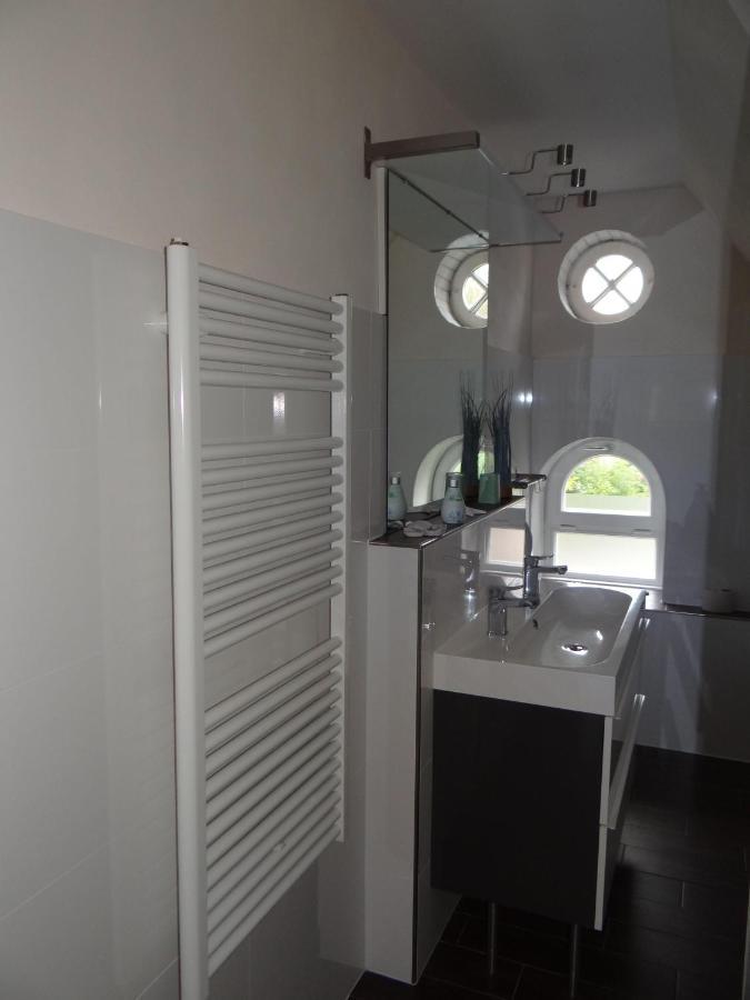 Ferienwohnung-Dg-Im-Reetdachhaus-Im-Ort-Welt Extérieur photo