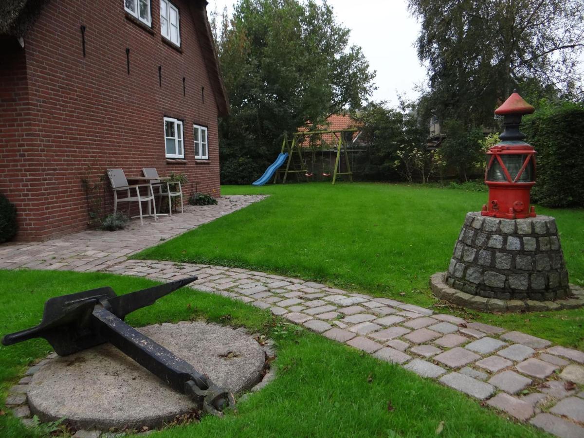 Ferienwohnung-Dg-Im-Reetdachhaus-Im-Ort-Welt Extérieur photo