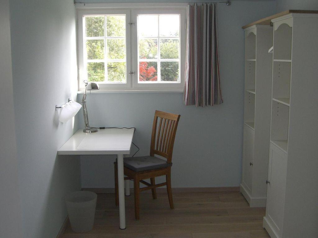 Ferienwohnung-Dg-Im-Reetdachhaus-Im-Ort-Welt Extérieur photo